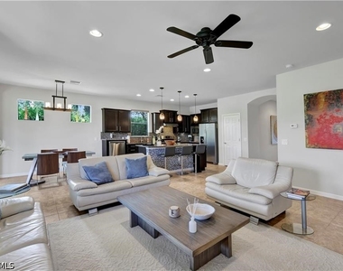 7103 Lily Way - Photo Thumbnail 8