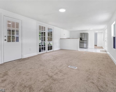 120 Grassy Key Lane - Photo Thumbnail 6