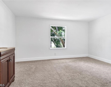 120 Grassy Key Lane - Photo Thumbnail 14