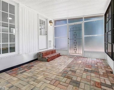 120 Grassy Key Lane - Photo Thumbnail 17