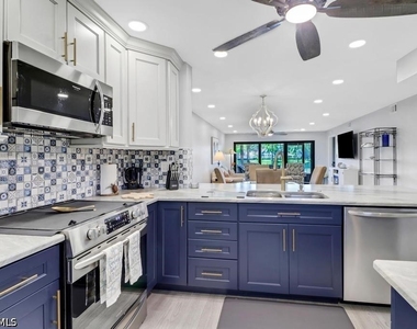 5792 Deauville Circle - Photo Thumbnail 2