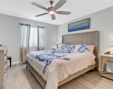 5792 Deauville Circle - Photo Thumbnail 8