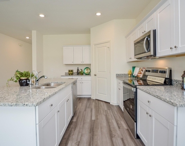 1025 Long Bay Ct - Photo Thumbnail 13
