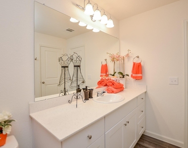 1025 Long Bay Ct - Photo Thumbnail 28