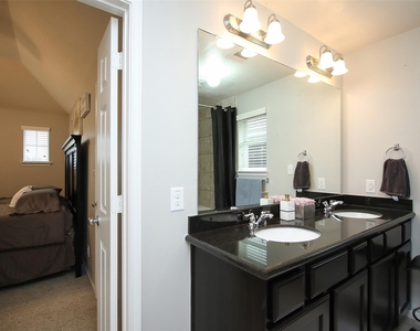 8517 Sunset Loch Drive - Photo Thumbnail 15