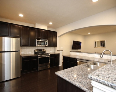 8517 Sunset Loch Drive - Photo Thumbnail 9