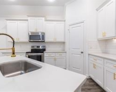 3002 Arkansas Avenue - Photo Thumbnail 5