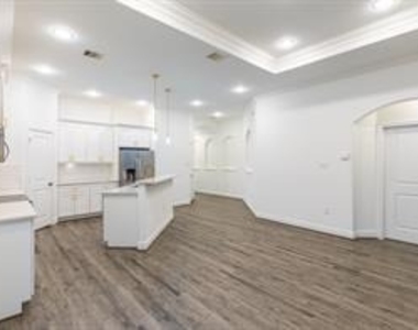 3002 Arkansas Avenue - Photo Thumbnail 8