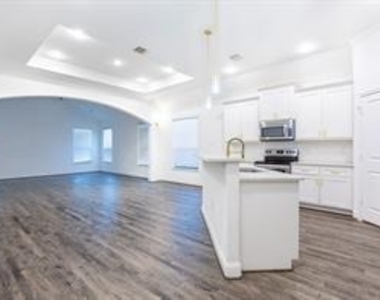 3002 Arkansas Avenue - Photo Thumbnail 9