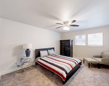 6325 Riverview Way - Photo Thumbnail 9