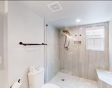 6325 Riverview Way - Photo Thumbnail 10