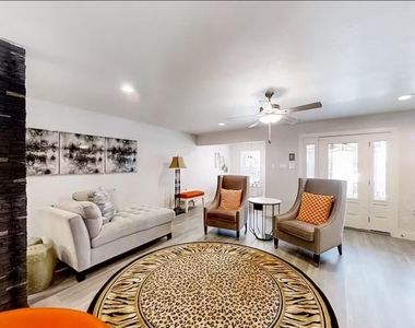 6325 Riverview Way - Photo Thumbnail 2