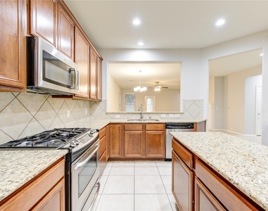 9503 Herons Grove Lane - Photo Thumbnail 10