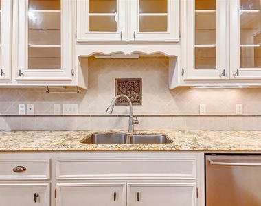 201 Vanderpool Lane - Photo Thumbnail 10
