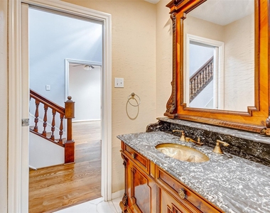 201 Vanderpool Lane - Photo Thumbnail 17