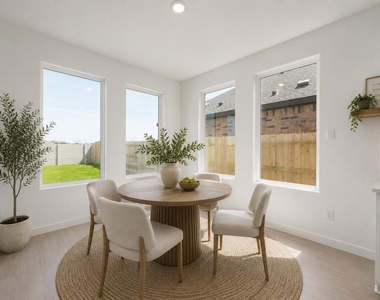 6738 Violet Clover Avenue - Photo Thumbnail 9