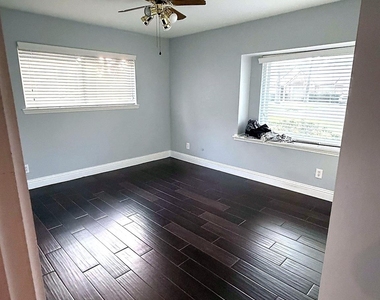 11211 Ash Creek Drive - Photo Thumbnail 13