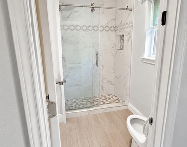 11211 Ash Creek Drive - Photo Thumbnail 11