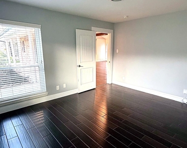 11211 Ash Creek Drive - Photo Thumbnail 16