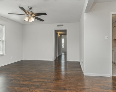 600 19th Street - Photo Thumbnail 2