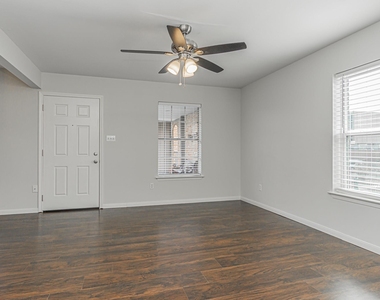 600 19th Street - Photo Thumbnail 5