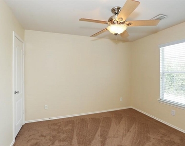 29607 Evergreen Hills Drive - Photo Thumbnail 8