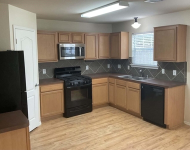 29607 Evergreen Hills Drive - Photo Thumbnail 4