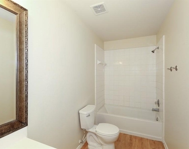 29607 Evergreen Hills Drive - Photo Thumbnail 11