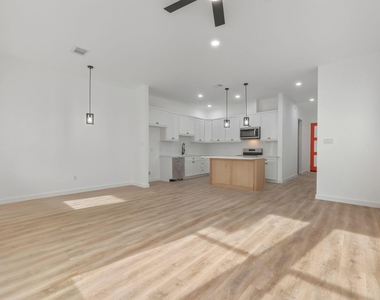 117 Capetown Lane - Photo Thumbnail 22