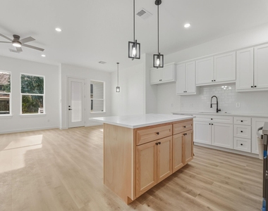 117 Capetown Lane - Photo Thumbnail 14