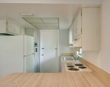 300 Amherst Avenue - Photo Thumbnail 7