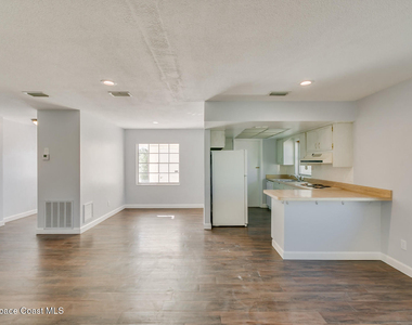 300 Amherst Avenue - Photo Thumbnail 5