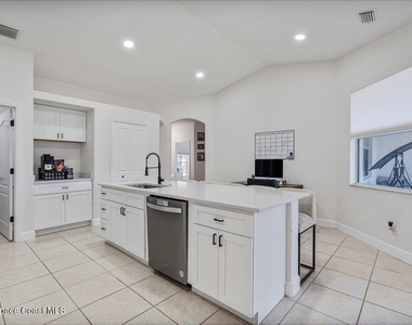356 Olster Street Sw - Photo Thumbnail 15