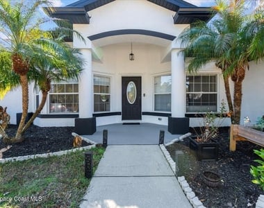356 Olster Street Sw - Photo Thumbnail 4