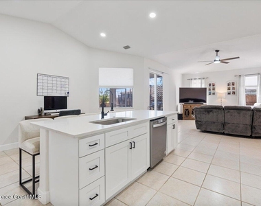 356 Olster Street Sw - Photo Thumbnail 10