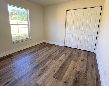 3009 Elizabeth Street - Photo Thumbnail 17