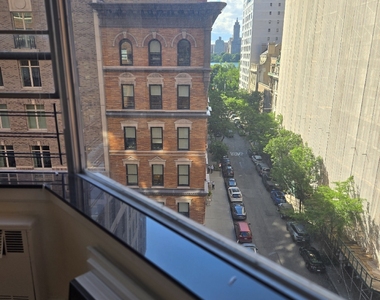Madison avenue & 88th street - Photo Thumbnail 6
