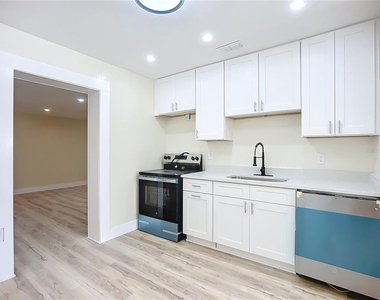 4513 W Gray Street - Photo Thumbnail 3
