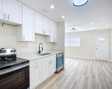 4513 W Gray Street - Photo Thumbnail 4