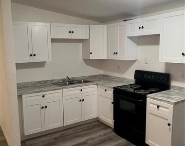 5906 S 81st Street - Photo Thumbnail 7