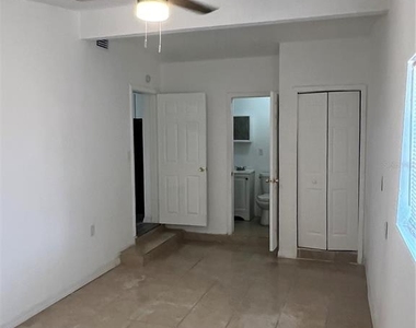 5906 S 81st Street - Photo Thumbnail 12