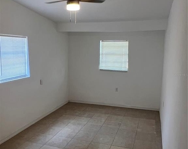 5906 S 81st Street - Photo Thumbnail 11