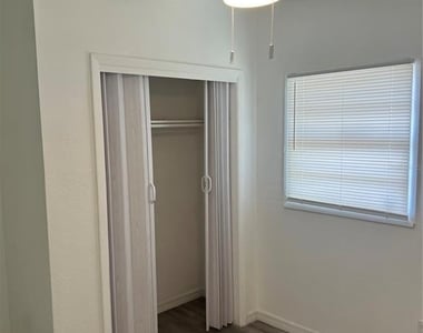 5906 S 81st Street - Photo Thumbnail 20
