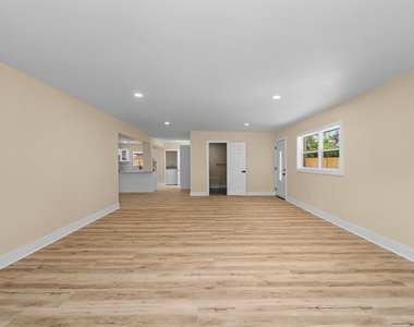 10707 N Rome Avenue - Photo Thumbnail 19