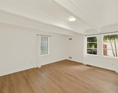 925 16th Avenue N - Photo Thumbnail 15