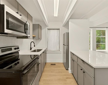925 16th Avenue N - Photo Thumbnail 10