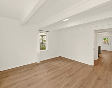 925 16th Avenue N - Photo Thumbnail 22