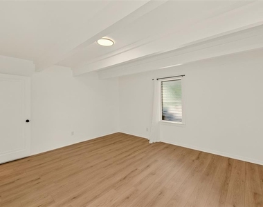 925 16th Avenue N - Photo Thumbnail 17