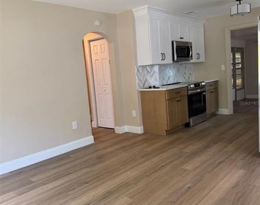124 20th Avenue N - Photo Thumbnail 5