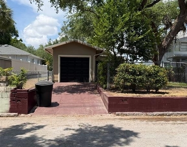 124 20th Avenue N - Photo Thumbnail 14
